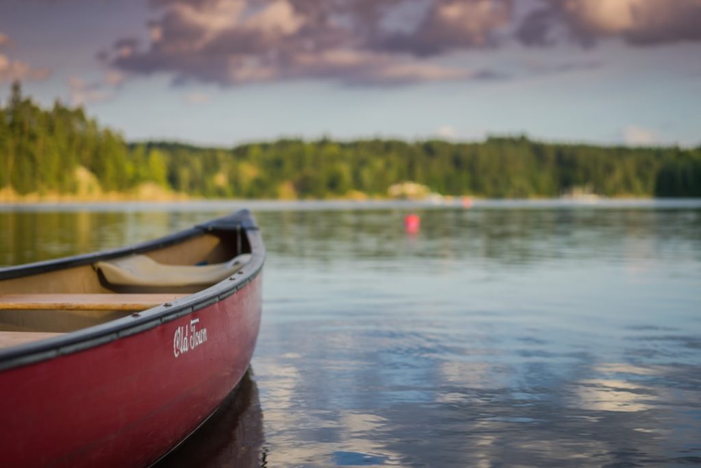 Apprendre le canoë aux enfants : conseils et astuces essentiels