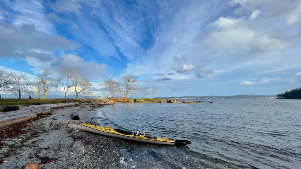 Kayak sur la Sioule: aventure bourbonnaise inoubliable